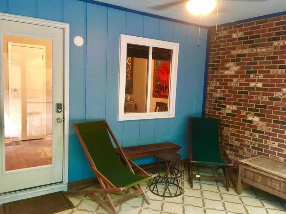 Family Friendly Downtown Home - Private Yard & Grill - Location, Location, Location! Атенс Екстер'єр фото